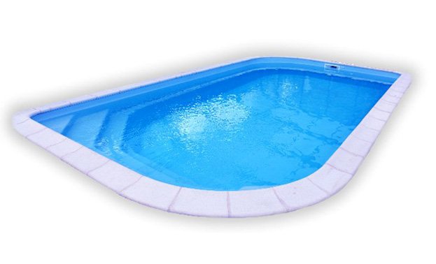 une piscine rectangulaire aux coins arrondis